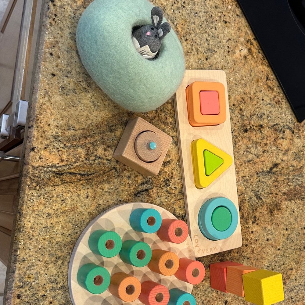 Lovevery items from 12-24 m sets Wooden Shape Sorting Toy Set